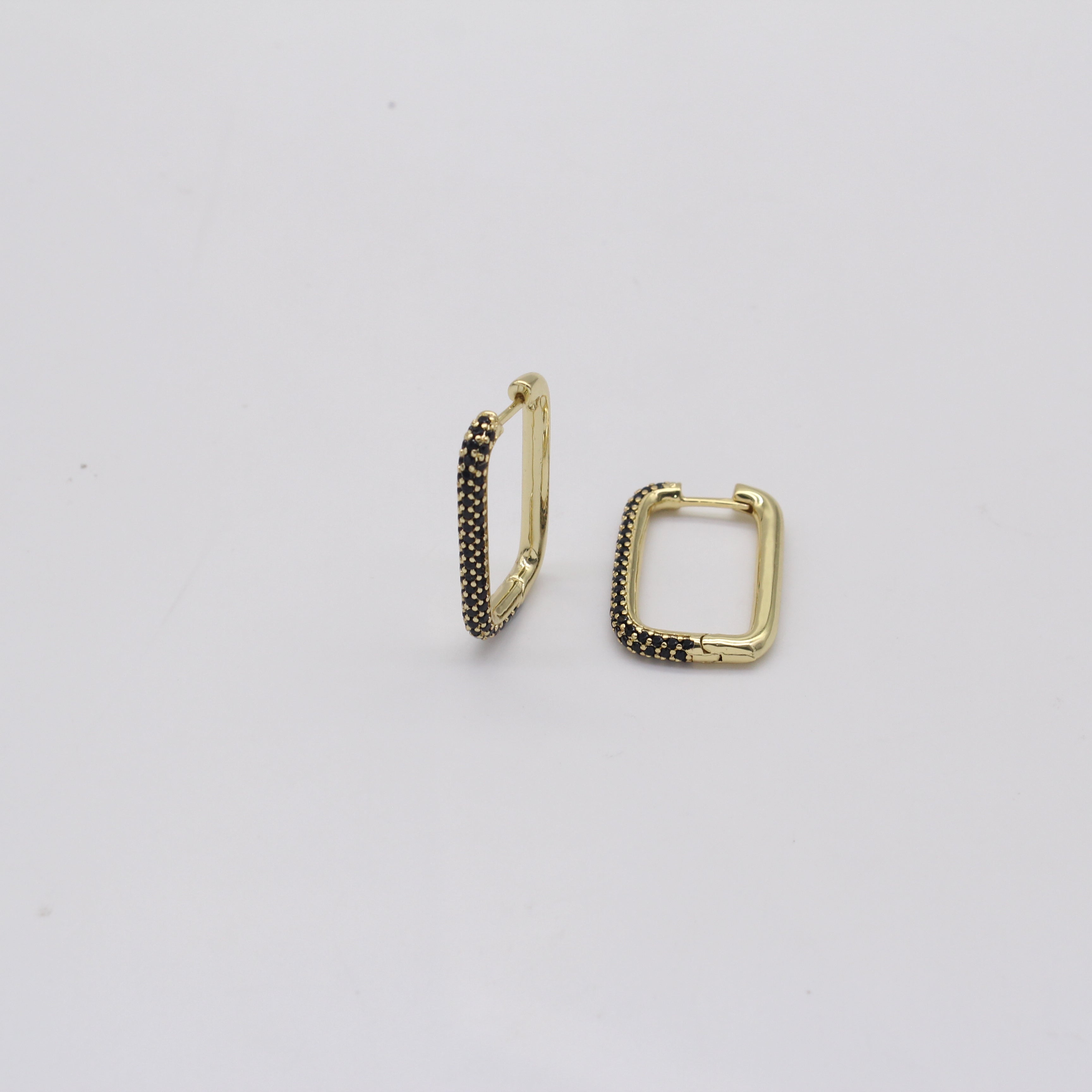 Amelia Huggie Earring