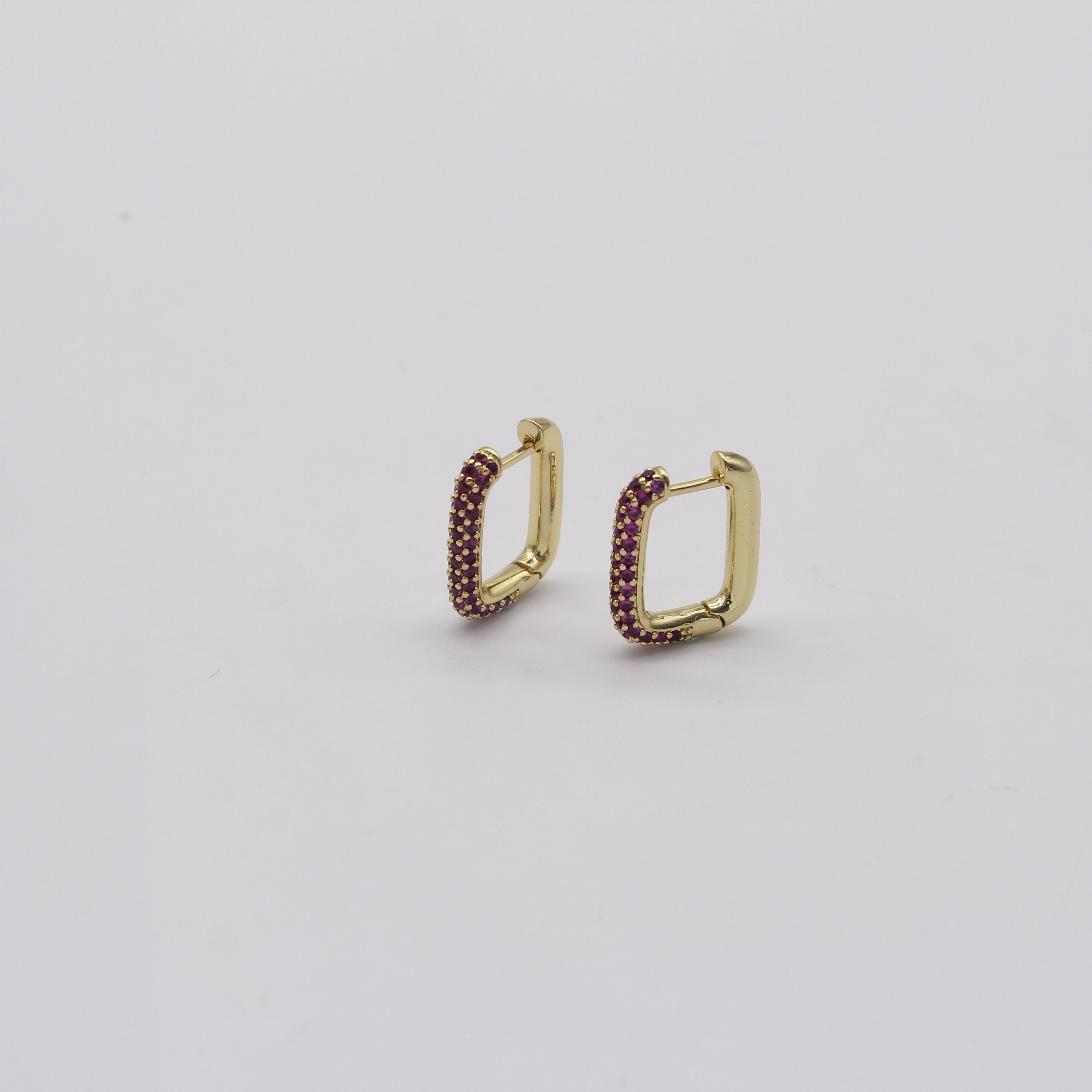 Amelia Sm Huggie Earring