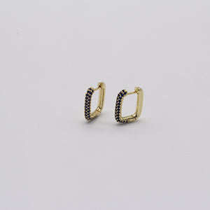 Amelia Sm Huggie Earring